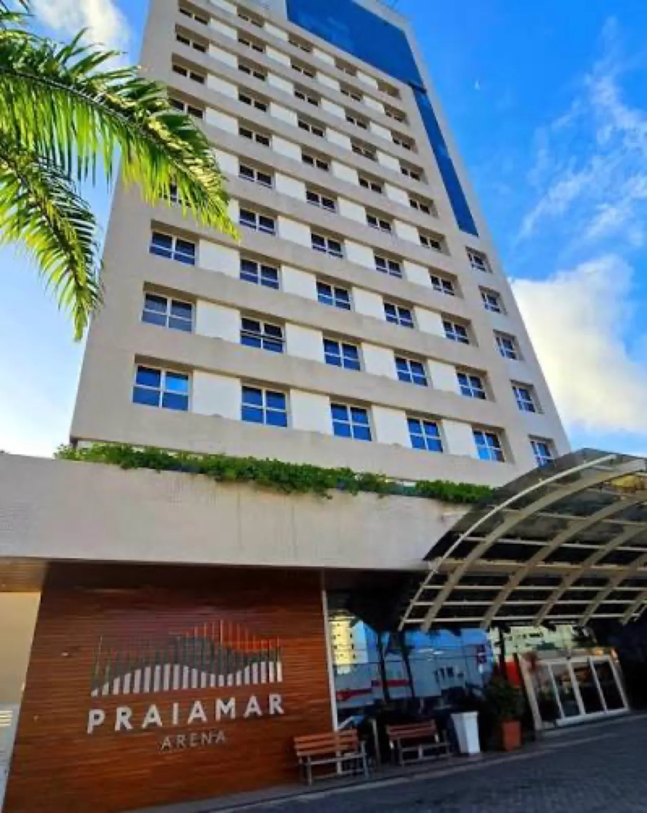 Fachada do Praiamar Arena Hotel
